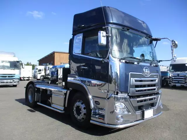 平成30年11月中古大型トラクタヘッド日産UDクオンの画像3