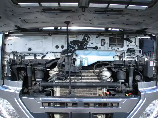 平成30年11月中古大型トラクタヘッド日産UDクオンの画像28