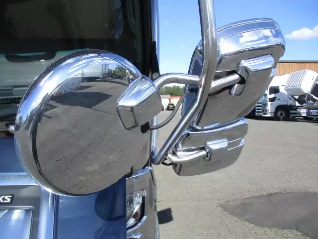 平成30年11月中古大型トラクタヘッド日産UDクオンの画像36