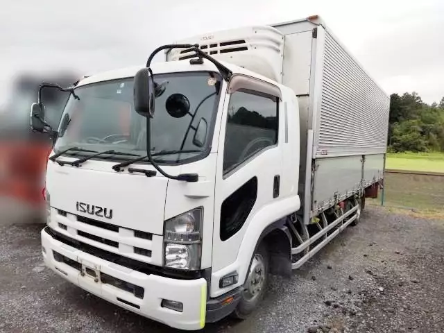 平成25年09月中古中型冷凍バン・ウィングいすゞフォワードの画像1