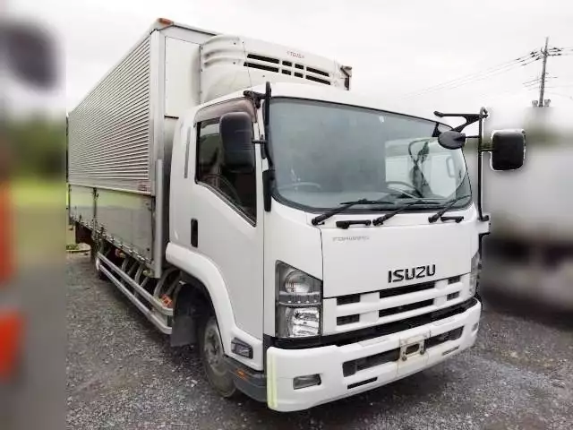 平成25年09月中古中型冷凍バン・ウィングいすゞフォワードの画像2