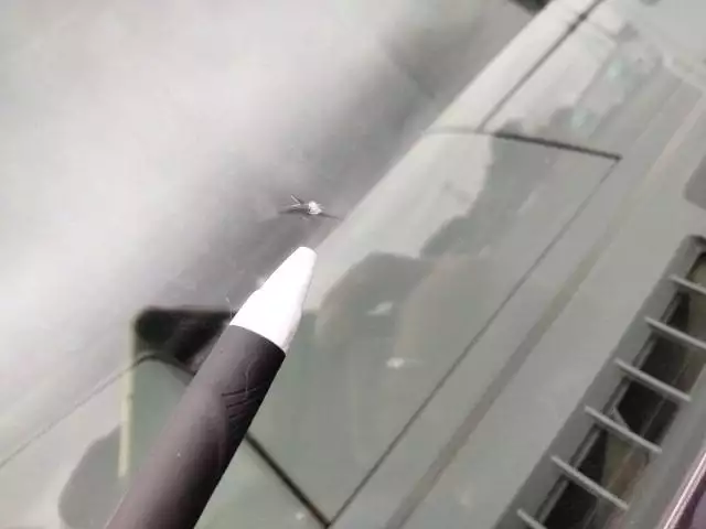 平成25年09月中古中型冷凍バン・ウィングいすゞフォワードの画像18