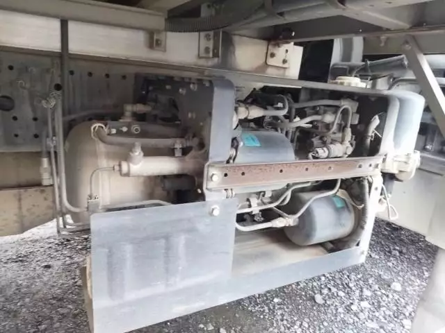 平成25年09月中古中型冷凍バン・ウィングいすゞフォワードの画像24