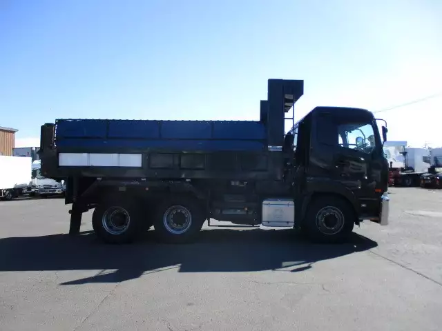 平成25年00月中古大型日産UDクオンの画像4