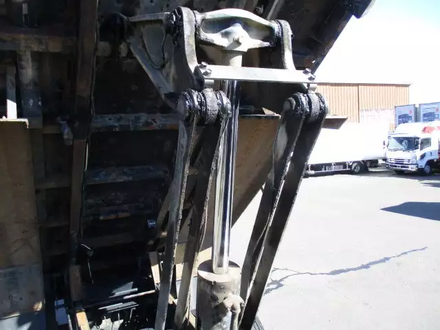 平成25年00月中古大型日産UDクオンの画像37