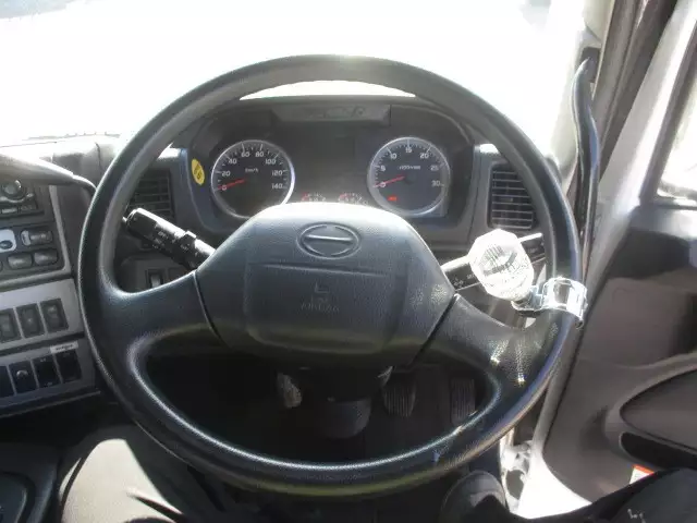 平成26年07月中古大型トラクタヘッド日野プロフィアの画像43