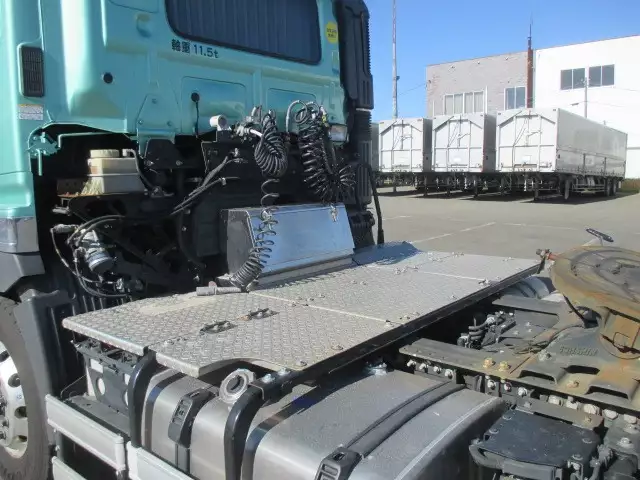 平成27年05月中古大型トラクタヘッド日野日野の画像15