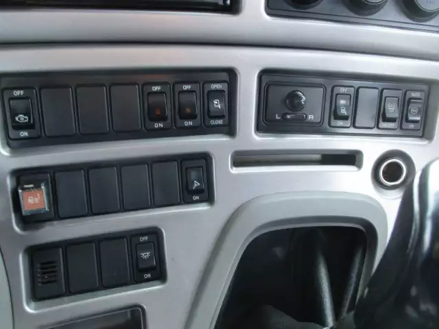 平成20年09月中古大型トラクタヘッド日産UDニッサンディーゼルの画像16