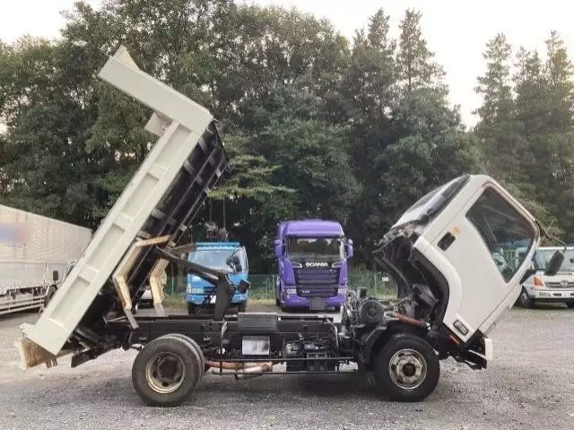 平成24年02月中古中型いすゞフォワードの画像32