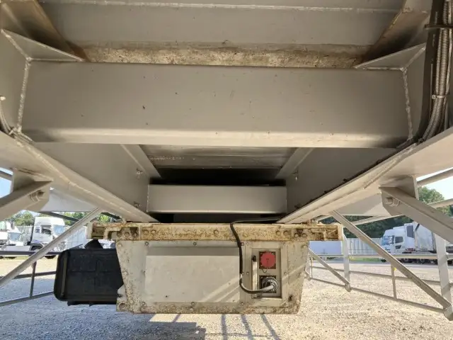 ☆車検付き(R7.7.16)☆ 令和3年 40FT2軸コンテナシャシ冷凍コンテナSET 冷凍機:サーモキング 積載:24,000㎏の画像39