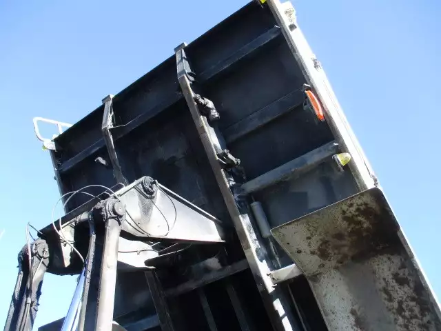 平成25年10月中古大型ダンプ三菱ふそうスーパーグレートの画像30