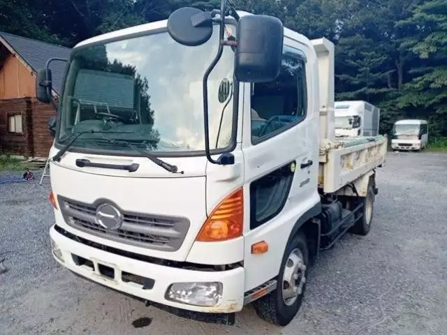 平成27年03月中古中型日野レンジャーの画像1