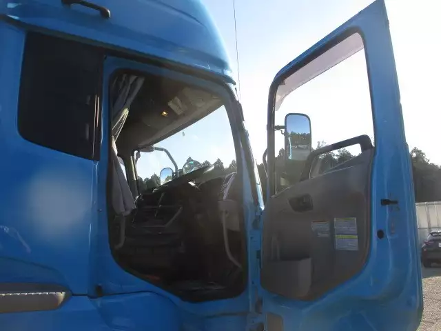 平成25年12月中古大型トラクタヘッド日産UD国産車その他の画像25