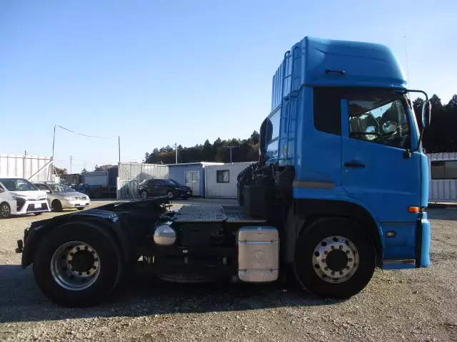 平成25年12月中古大型トラクタヘッド日産UD国産車その他の画像4