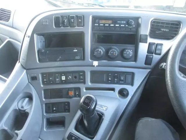 平成25年12月中古大型トラクタヘッド日産UD国産車その他の画像31