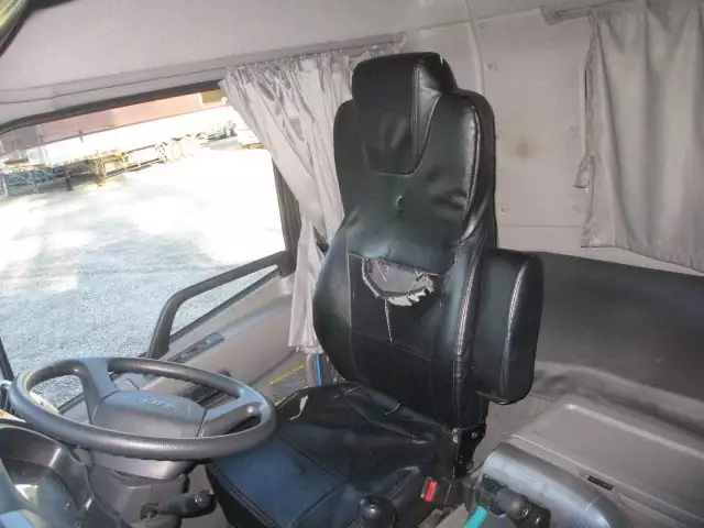 平成25年12月中古大型トラクタヘッド日産UD国産車その他の画像39