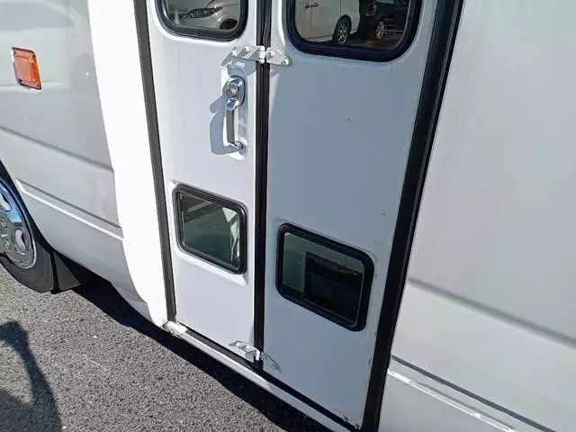 平成27年01月中古小型バス日野リエッセⅡの画像16