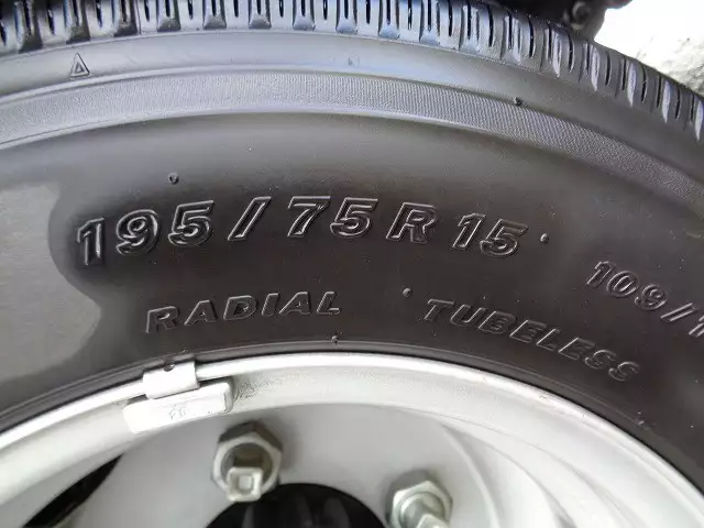 令和02年10月中古小型アルミバン・ウィング日野デュトロの画像25