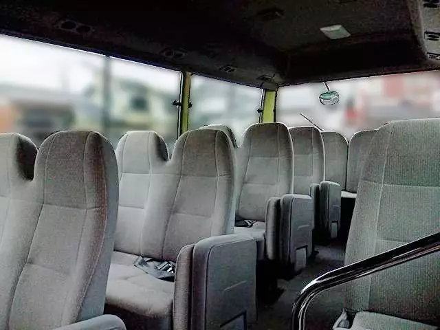 平成18年05月中古中型バストヨタコースターの画像9