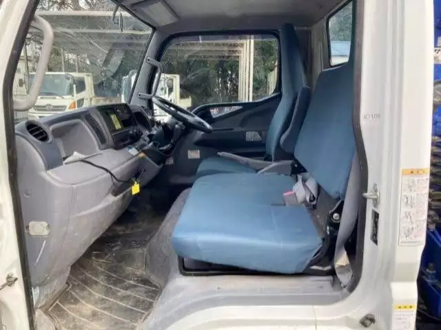 平成27年12月中古小型三菱ふそうキャンターの画像11