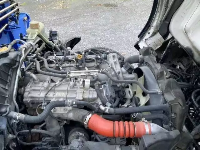 平成27年12月中古小型三菱ふそうキャンターの画像6