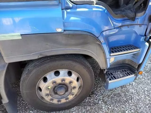 平成22年09月中古大型トラクタヘッドいすゞギガの画像18