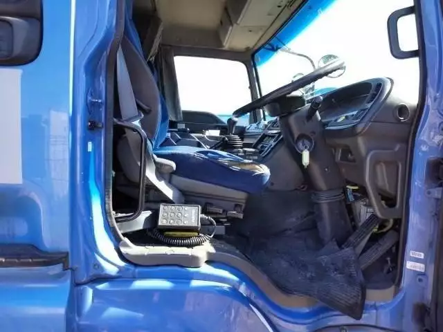 平成22年09月中古大型トラクタヘッドいすゞギガの画像32