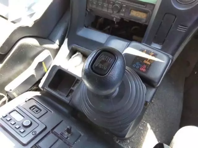 平成22年09月中古大型トラクタヘッドいすゞギガの画像33