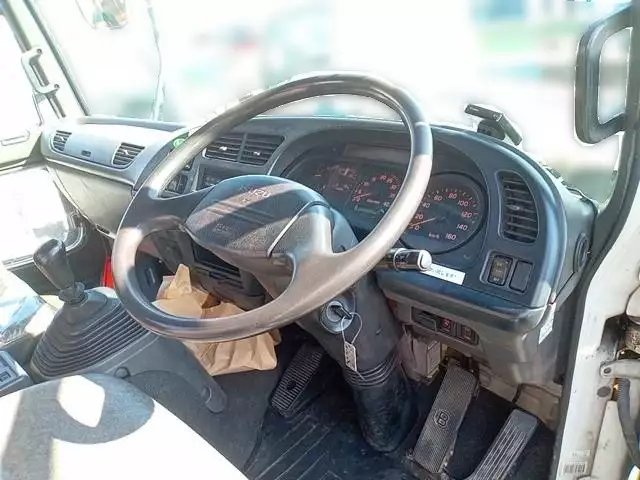 平成17年01月中古中型いすゞフォワードの画像5