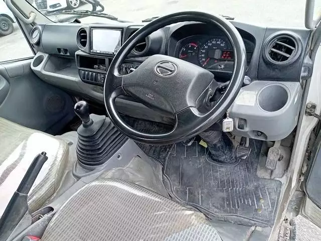 平成27年07月中古小型日野デュトロの画像5