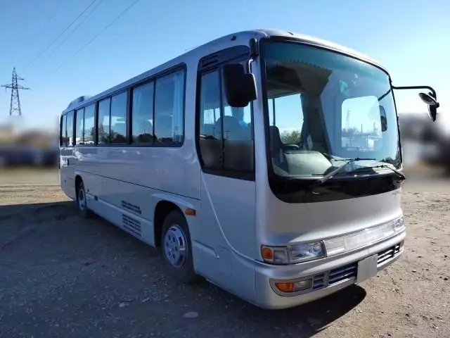 平成25年11月中古中型バスいすゞガーラミオの画像2