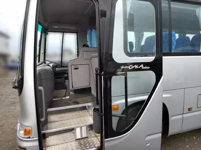 平成25年11月中古中型バスいすゞガーラミオの画像12