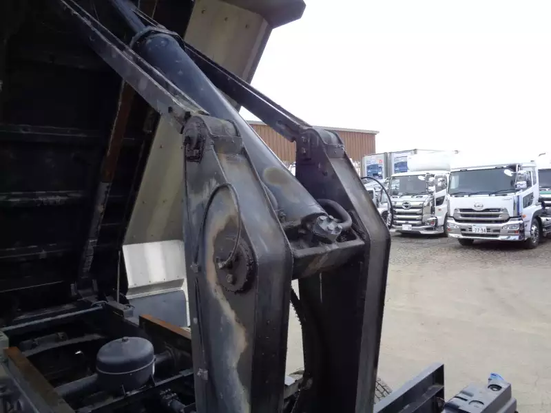 平成25年11月中古大型ダンプ三菱ふそうスーパーグレートの画像15