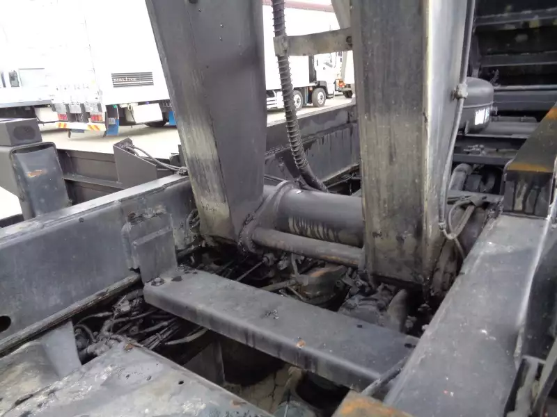 平成25年11月中古大型ダンプ三菱ふそうスーパーグレートの画像19