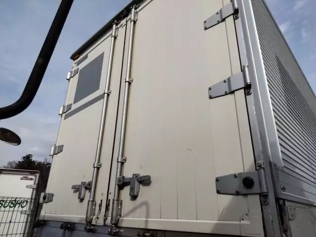 平成22年12月中古大型アルミバン・ウィング三菱ふそうスーパーグレートの画像3