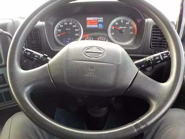 平成23年09月中古大型トラクタヘッド日野日野の画像24