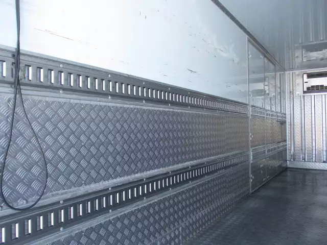 平成28年06月中古中型冷凍バン・ウィング日野レンジャーの画像17