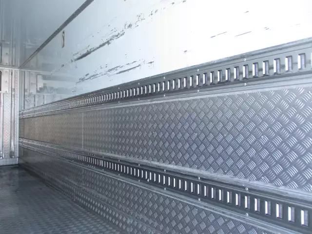 平成28年06月中古中型冷凍バン・ウィング日野レンジャーの画像18