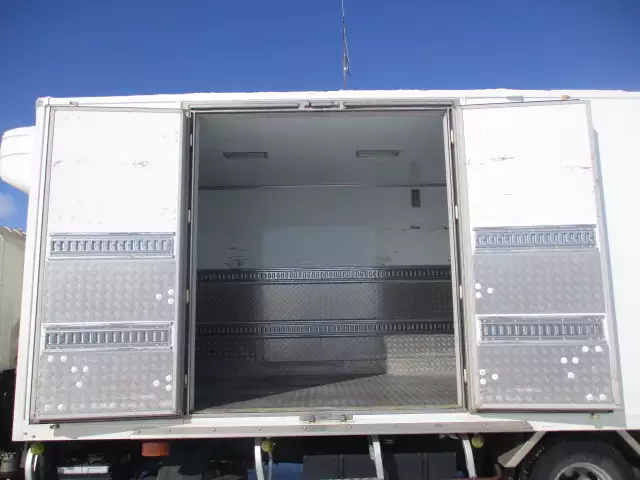 平成28年06月中古中型冷凍バン・ウィング日野レンジャーの画像10