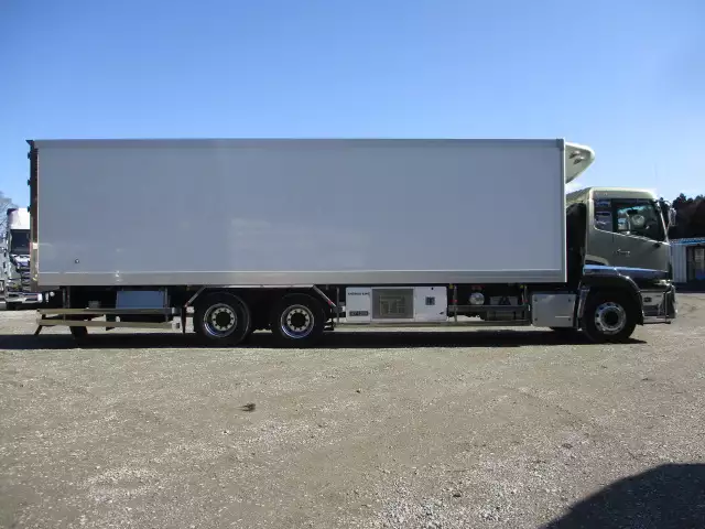 令和01年/平成31年02月中古大型冷凍バン・ウィング日産UDクオンの画像4