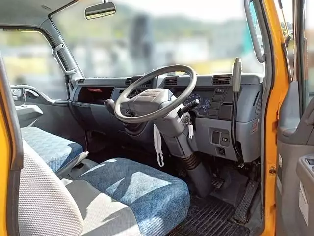 平成14年11月中古中型三菱ふそうキャンターの画像5