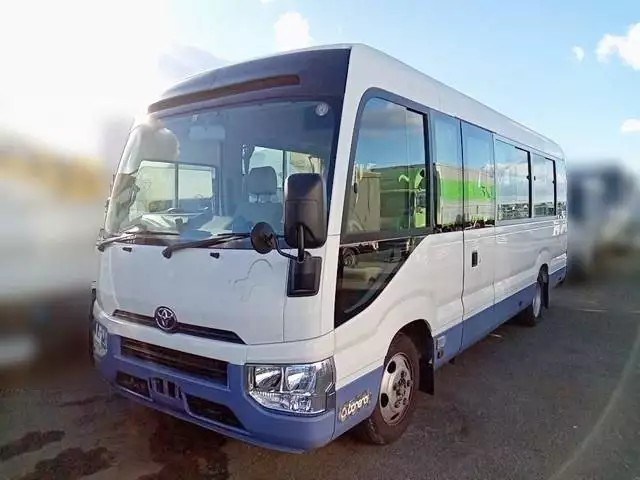 平成29年11月中古中型バストヨタコースターの画像1