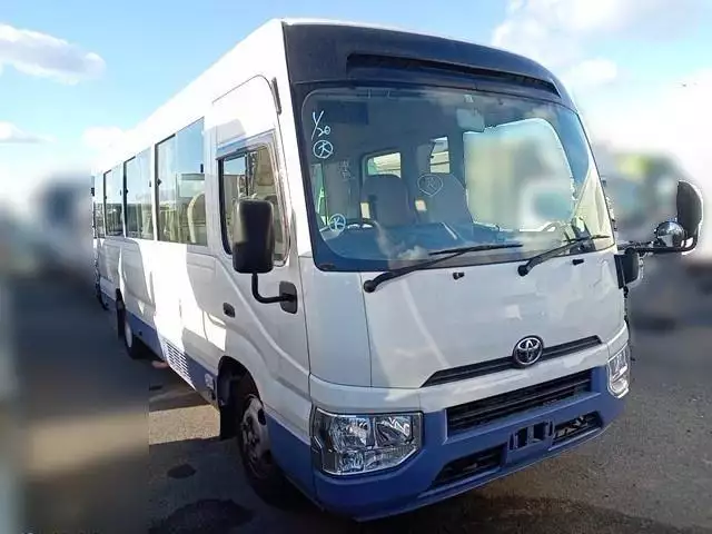 平成29年11月中古中型バストヨタコースターの画像2