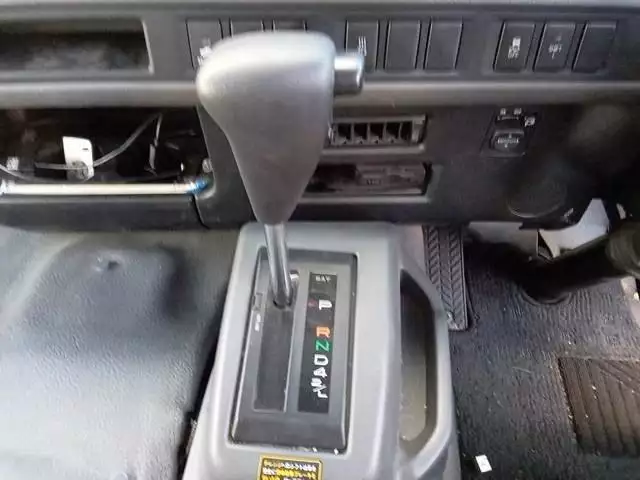 平成29年11月中古中型バストヨタコースターの画像11