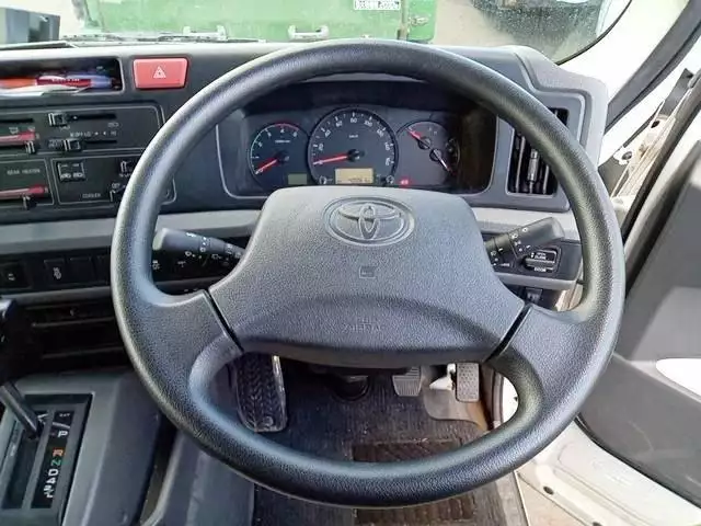 平成29年11月中古中型バストヨタコースターの画像15