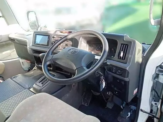 平成29年11月中古中型バストヨタコースターの画像16