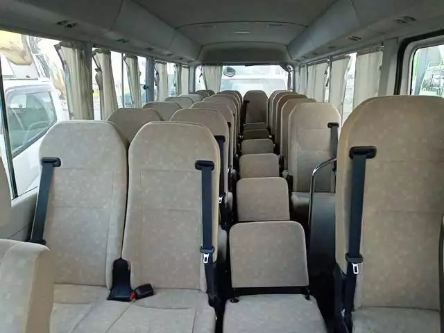 平成29年11月中古中型バストヨタコースターの画像18