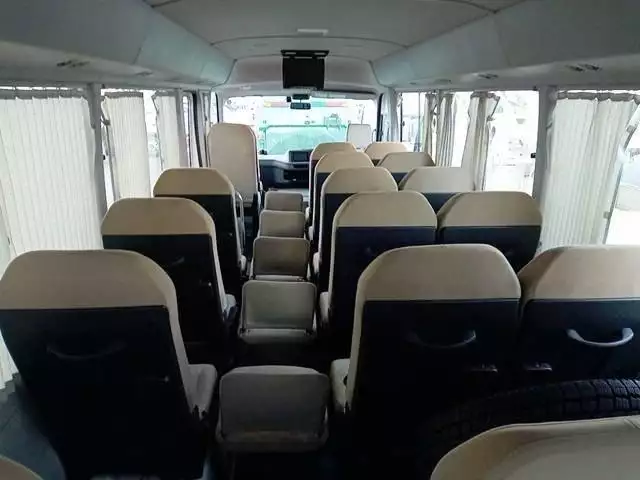 平成29年11月中古中型バストヨタコースターの画像19