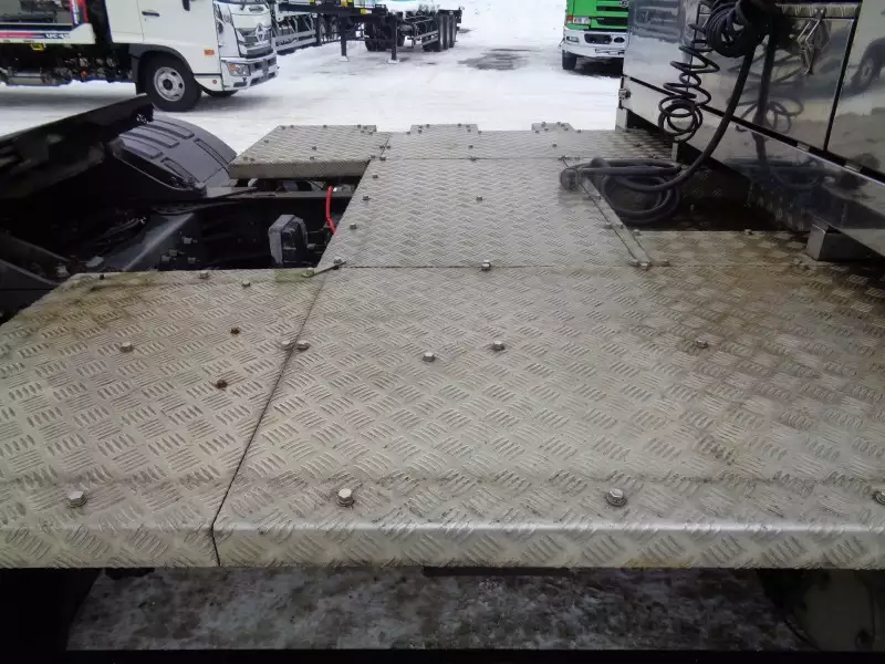 平成29年06月中古大型トラクタヘッドボルボボルボの画像14