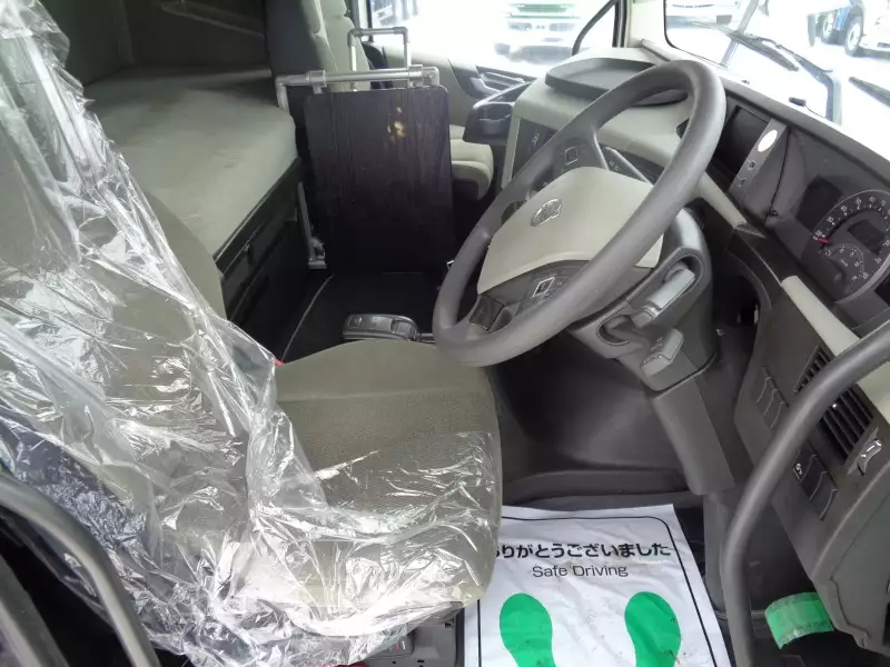 平成29年06月中古大型トラクタヘッドボルボボルボの画像30